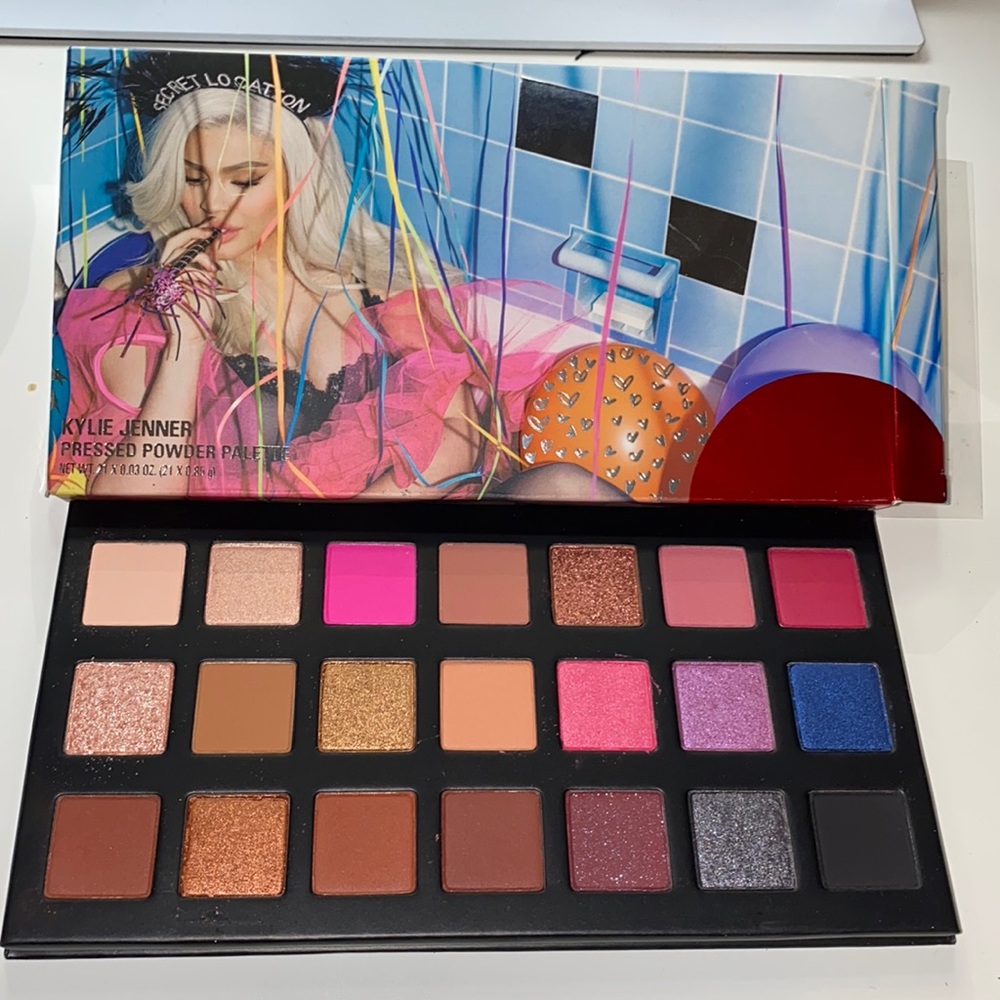 Kylie cosmetics eyeshadow palette